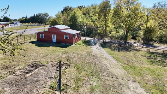 102 Rs County Road 1622, Lone Oak, TX 75453