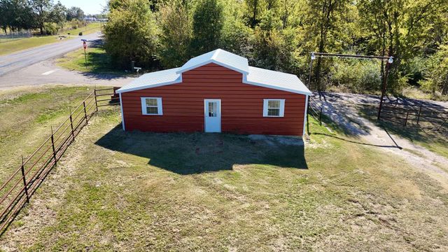 102 Rs County Road 1622, Lone Oak, TX 75453