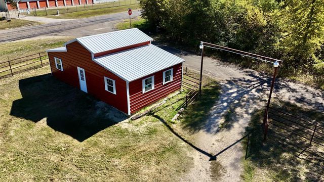 102 Rs County Road 1622, Lone Oak, TX 75453