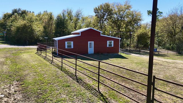 102 Rs County Road 1622, Lone Oak, TX 75453