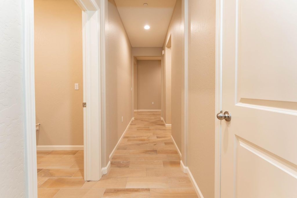 Image 14 of property listing at 30480 Bellwood Road, Visalia, CA 93291