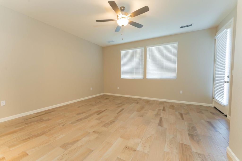 Image 17 of property listing at 30480 Bellwood Road, Visalia, CA 93291