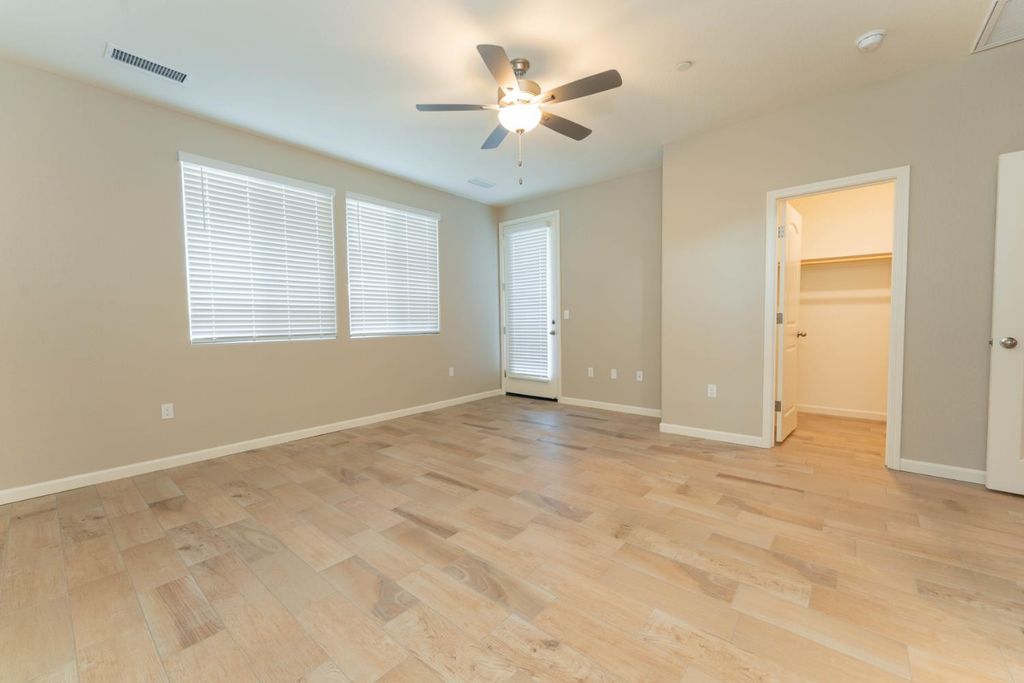 Image 18 of property listing at 30480 Bellwood Road, Visalia, CA 93291