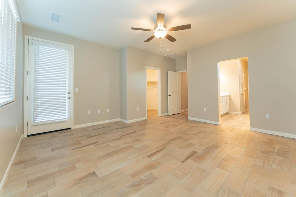 Image 20 of property listing at 30480 Bellwood Road, Visalia, CA 93291