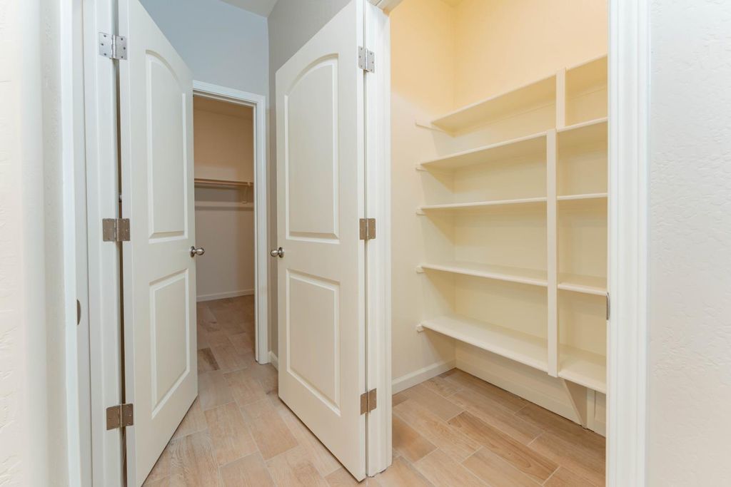 Image 22 of property listing at 30480 Bellwood Road, Visalia, CA 93291