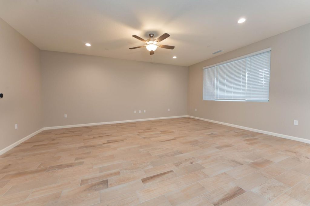 Image 26 of property listing at 30480 Bellwood Road, Visalia, CA 93291