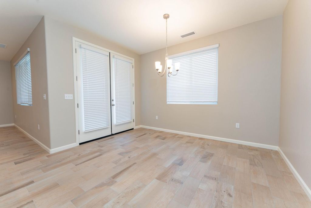 Image 27 of property listing at 30480 Bellwood Road, Visalia, CA 93291
