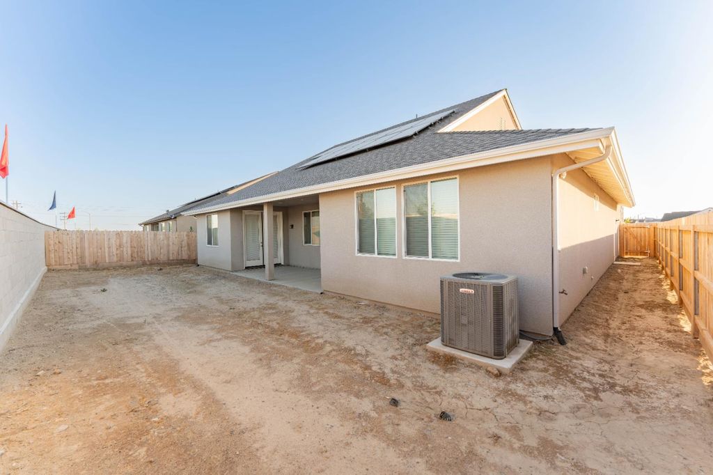 Image 36 of property listing at 30480 Bellwood Road, Visalia, CA 93291