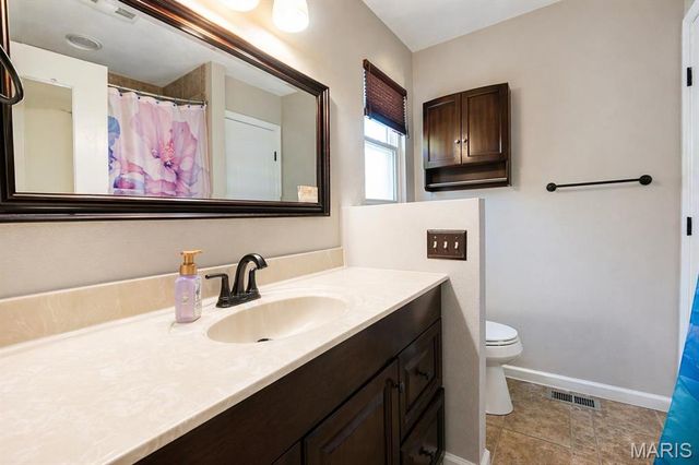 36 Acorn Lake Drive, Shiloh, IL 62221