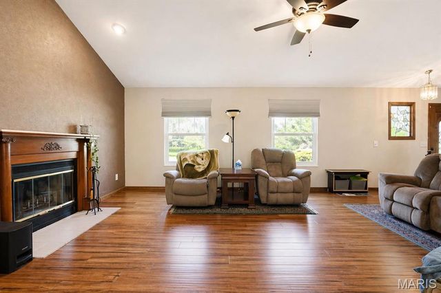 36 Acorn Lake Drive, Shiloh, IL 62221