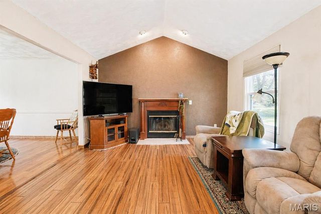 36 Acorn Lake Drive, Shiloh, IL 62221