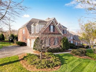 102 Salem Village Court, Clemmons, NC 27012