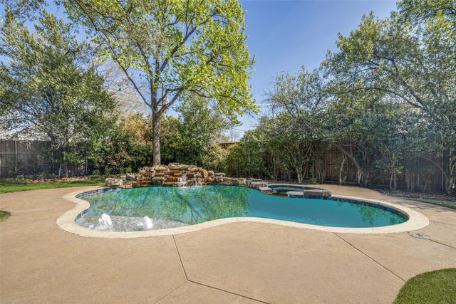 4529 Crooked Lane, Dallas, TX 75229