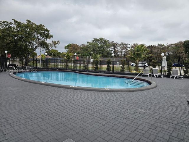 8020 N Colony Cir N 103, Tamarac, FL 33321