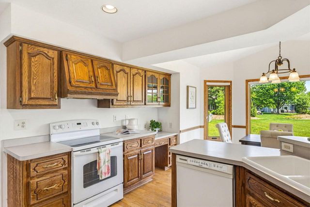 13645 W Maria DRIVE, New Berlin, WI 53151