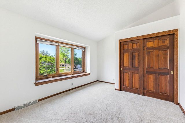 13645 W Maria DRIVE, New Berlin, WI 53151