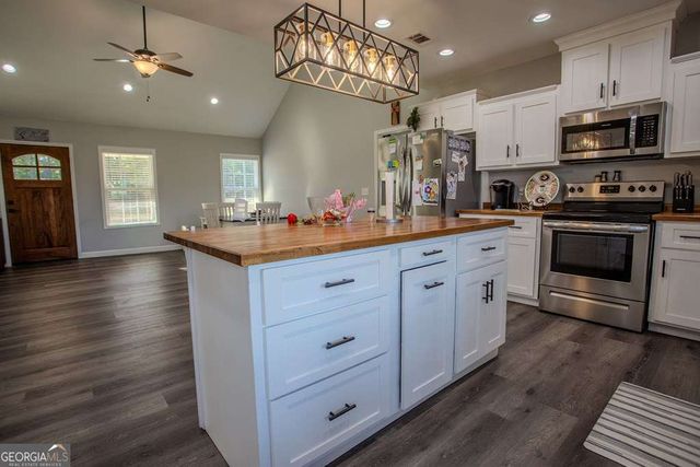 333 E Gillis Street, Mount Vernon, GA 30445