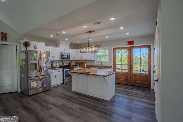 333 E Gillis Street, Mount Vernon, GA 30445