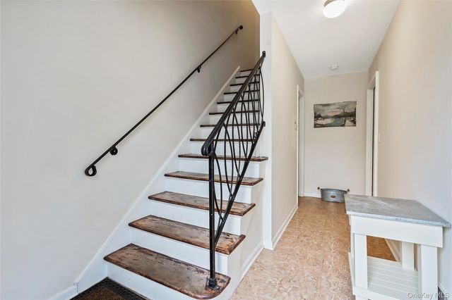 425 First Avenue, Pelham, NY 10803