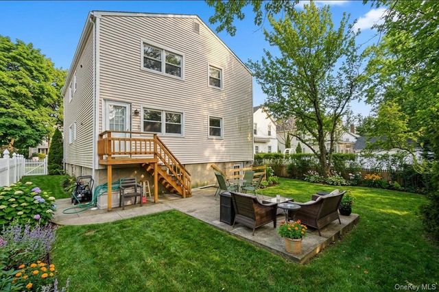 425 First Avenue, Pelham, NY 10803