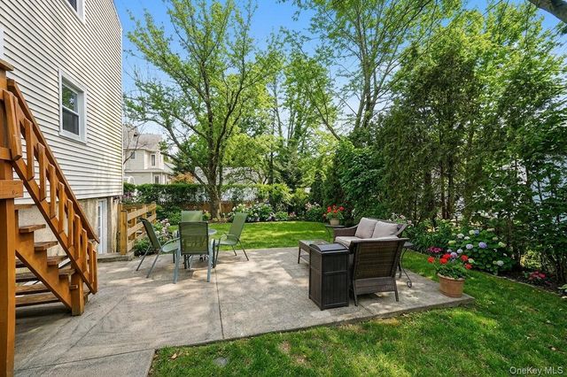 425 First Avenue, Pelham, NY 10803