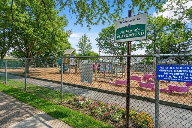 425 First Avenue, Pelham, NY 10803