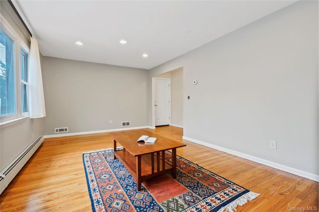425 First Avenue, Pelham, NY 10803