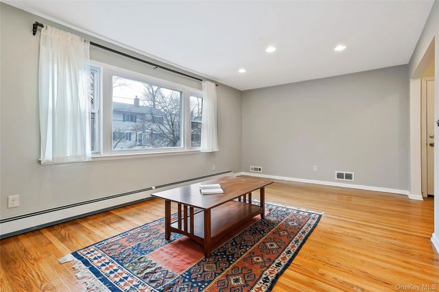425 First Avenue, Pelham, NY 10803