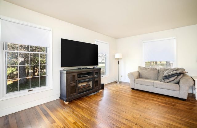 421 Lowry Court NW, Rochester, MN 55901