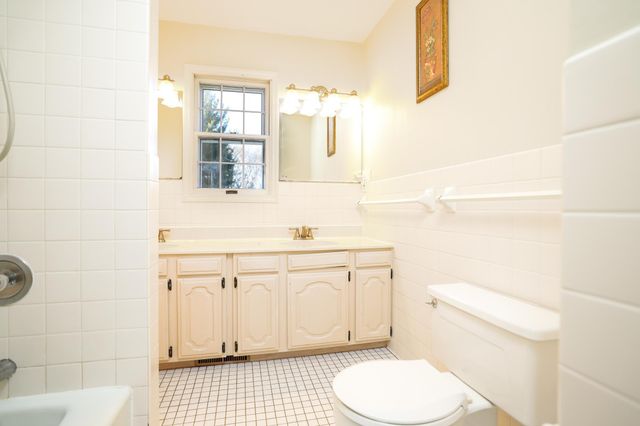 421 Lowry Court NW, Rochester, MN 55901