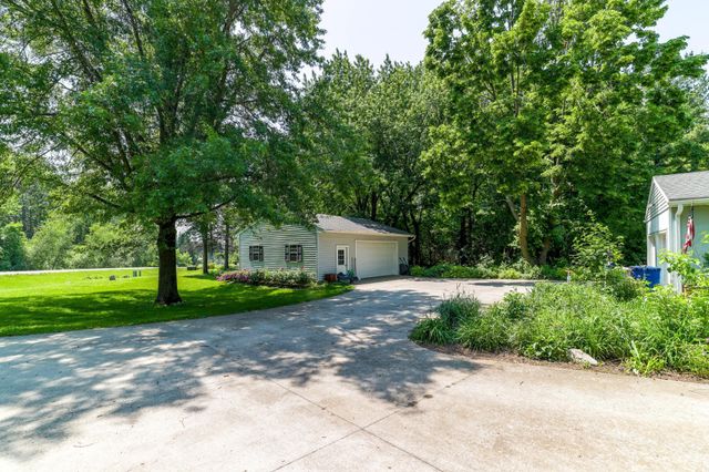 421 Lowry Court NW, Rochester, MN 55901