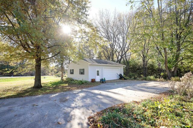 421 Lowry Court NW, Rochester, MN 55901