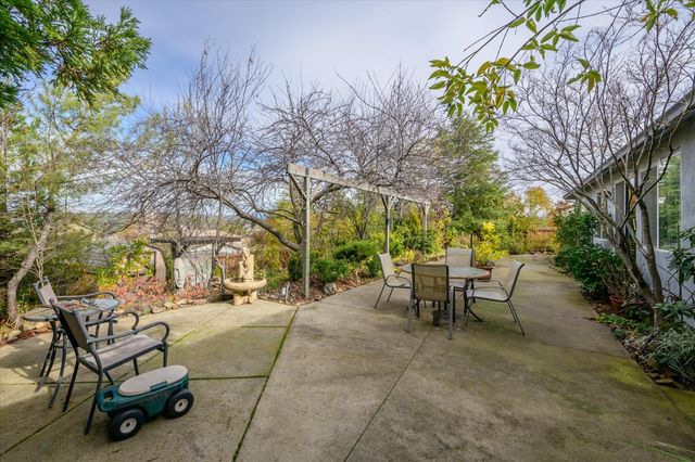 421 Ashland Ct, Shingle Springs, CA 95682