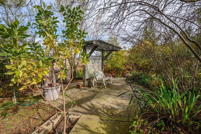 421 Ashland Ct, Shingle Springs, CA 95682