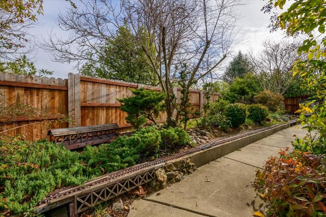 421 Ashland Ct, Shingle Springs, CA 95682