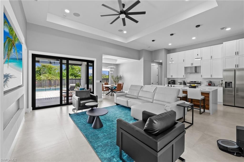 613 SW 18th CT, Cape Coral, FL 33991