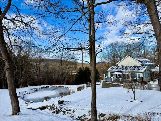 912-918 Hollow Road, Clinton Corners, NY 12514