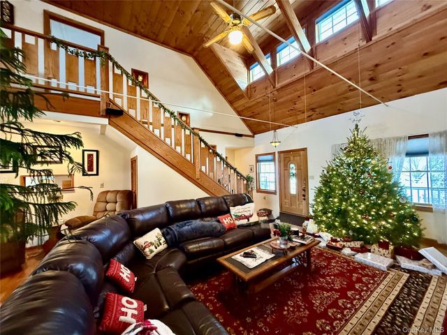 912-918 Hollow Road, Clinton Corners, NY 12514