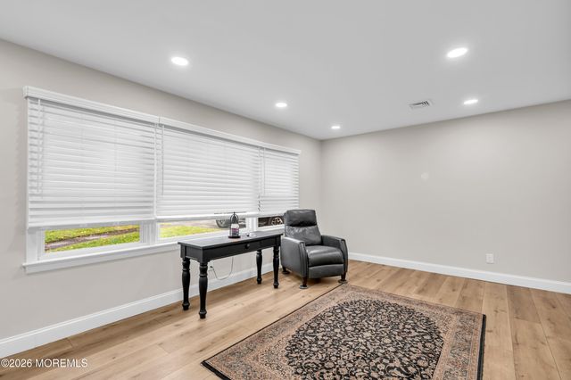 197 Rutledge Drive, Red Bank, NJ 07701