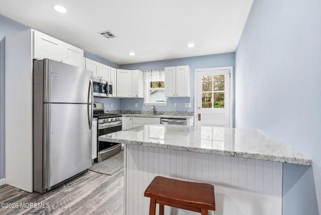 15 W Arverne Avenue, Ocean Gate, NJ 08740