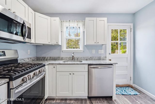 15 W Arverne Avenue, Ocean Gate, NJ 08740
