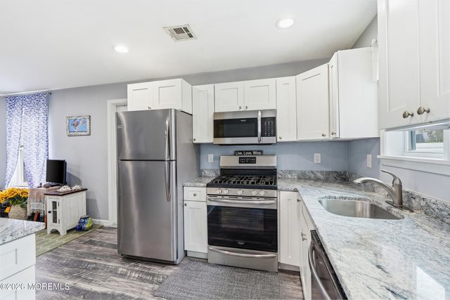 15 W Arverne Avenue, Ocean Gate, NJ 08740