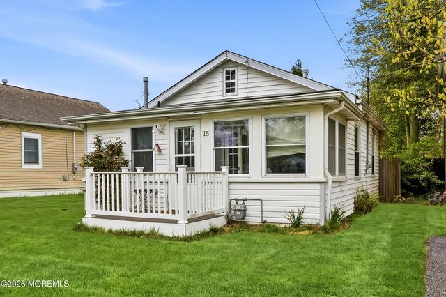 15 W Arverne Avenue, Ocean Gate, NJ 08740
