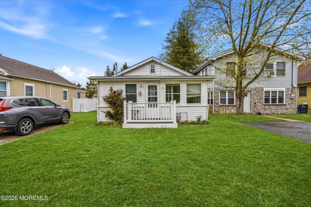 15 W Arverne Avenue, Ocean Gate, NJ 08740