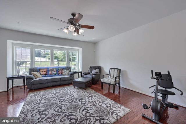 1277 STONEHAVEN WAY, York, PA 17403