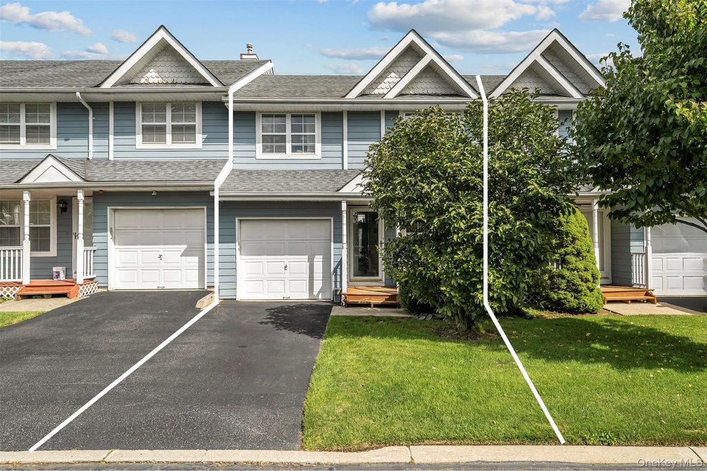5 Spruce Lane, Central Islip, NY 11722 — exterior
