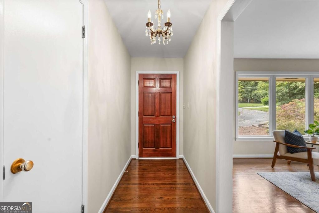 2433 Kingscliff Drive NE, Atlanta, GA 30345 — photo 4