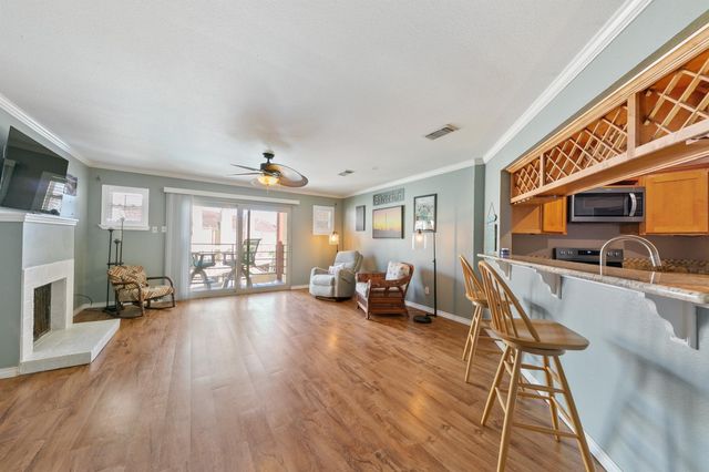 7312 Seawall Boulevard 208, Galveston, TX 77551