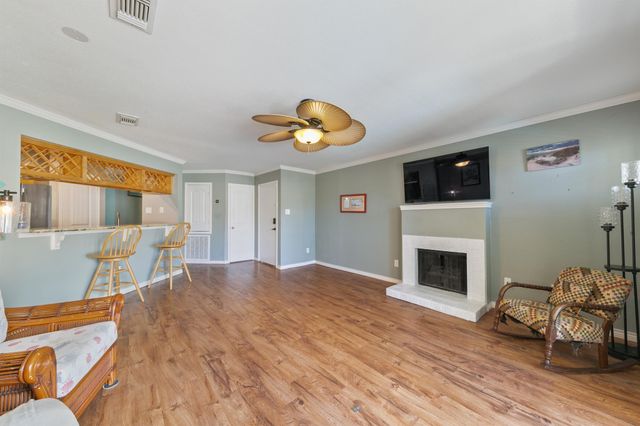 7312 Seawall Boulevard 208, Galveston, TX 77551