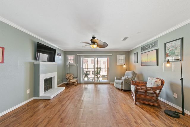 7312 Seawall Boulevard 208, Galveston, TX 77551